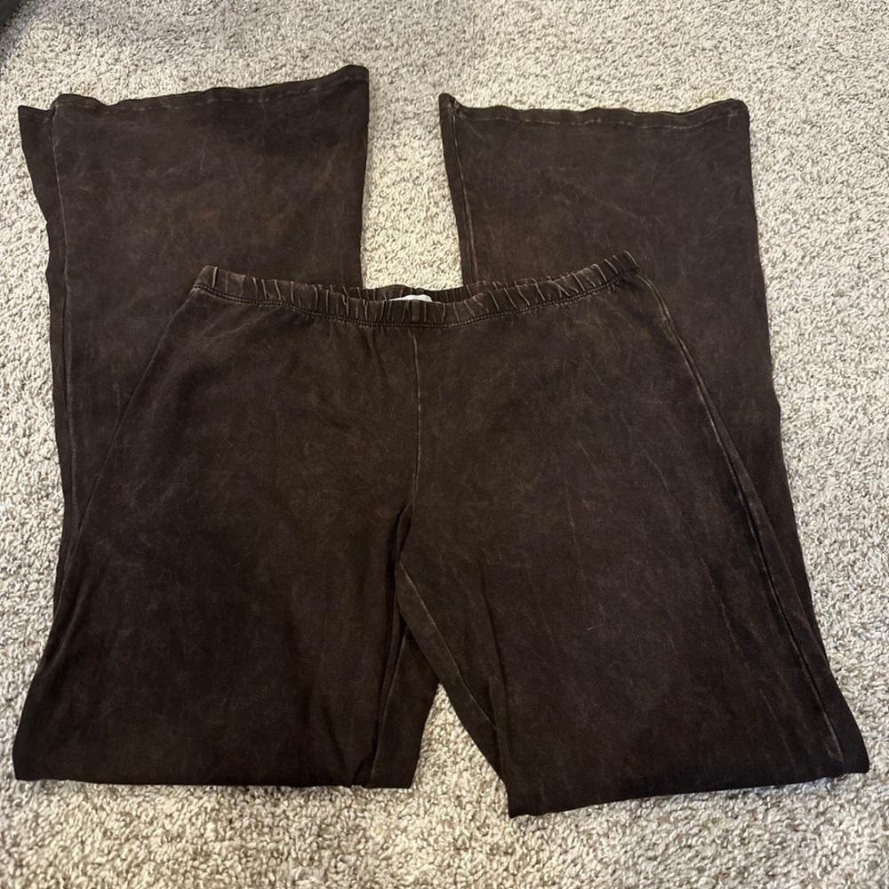 Medium Mineral Wash Flared Leggings
